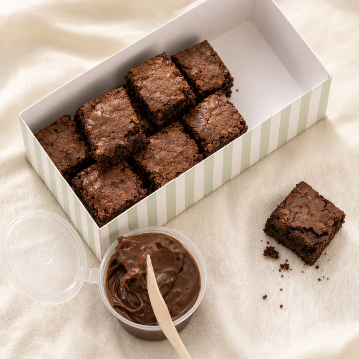 Fudge Brownies Bites with Chocolate Sauce